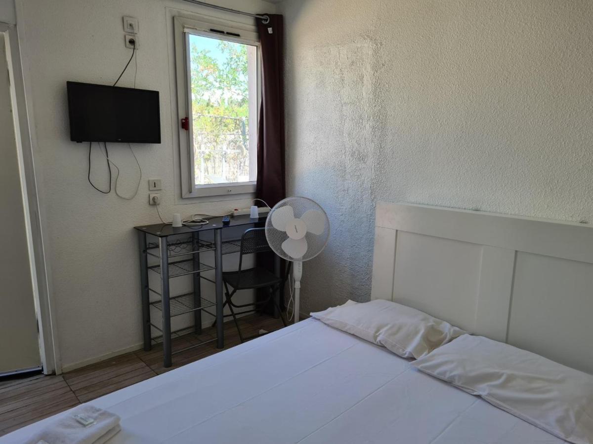 Hotel Paradise Vitrolles  Buitenkant foto